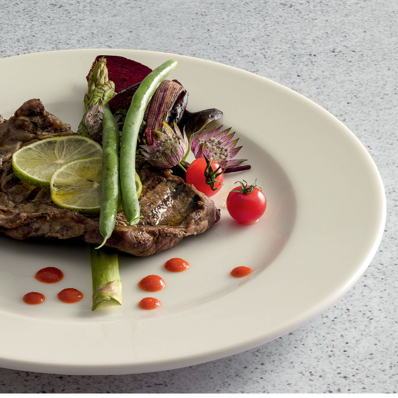 Blanc Wide Rimmed Plate